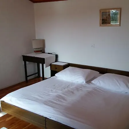 Begovi Dvori * ラブ